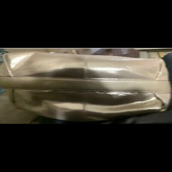 Coach Metallic handbag Mint condition New w/o tags - Picture 6 of 9